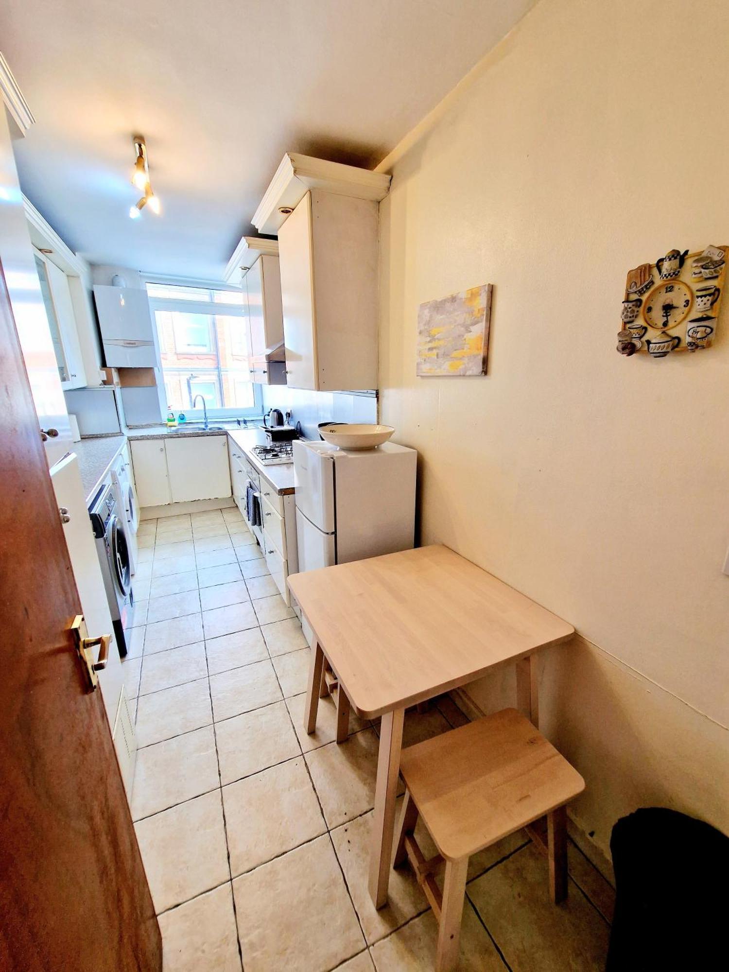 Bright & Spacious Home In Building With Lift, Right Next To Bayswater Station - Walk To Kensington Palace, Hyde Park, Little Venice & Notting Hill Лондон Экстерьер фото