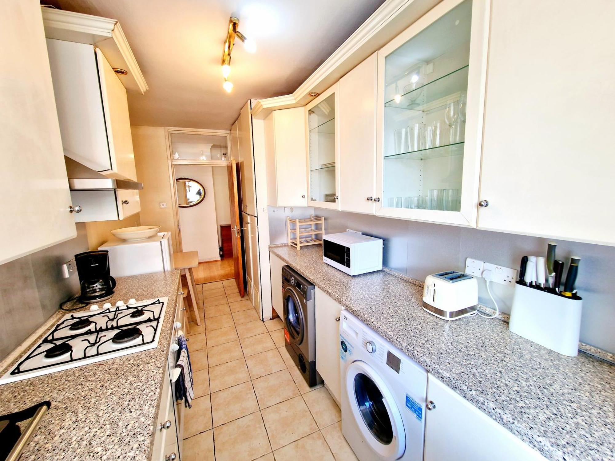 Bright & Spacious Home In Building With Lift, Right Next To Bayswater Station - Walk To Kensington Palace, Hyde Park, Little Venice & Notting Hill Лондон Экстерьер фото